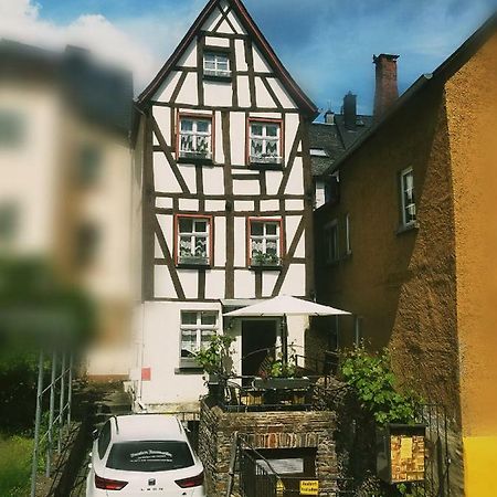 Gaestehaus Pension Romantika In Der Innenstadt Cochem Exterior foto